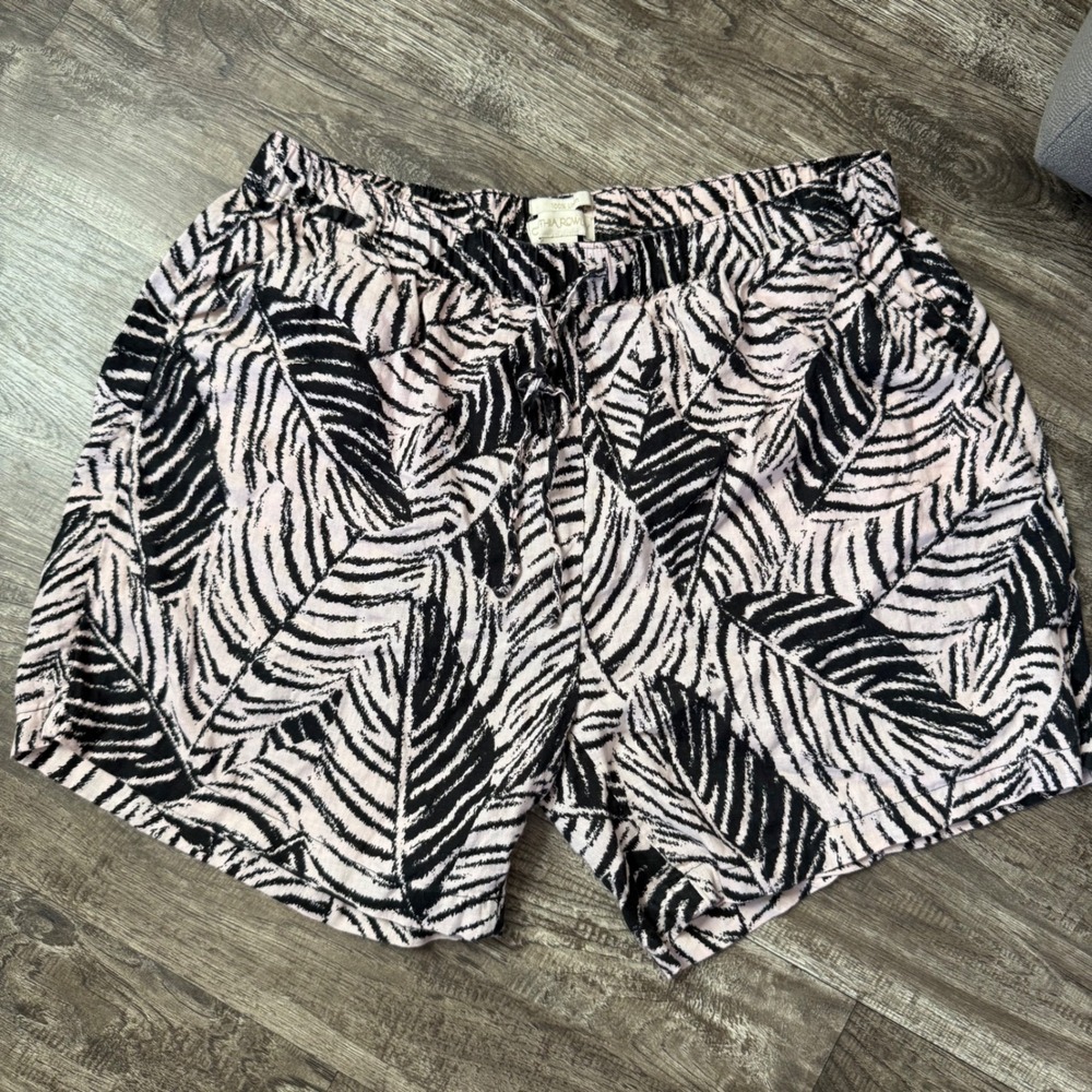Cynthia‎ Rowley 100% Linen Shorts Palm Print Drawstring Casual Black Pink 1X